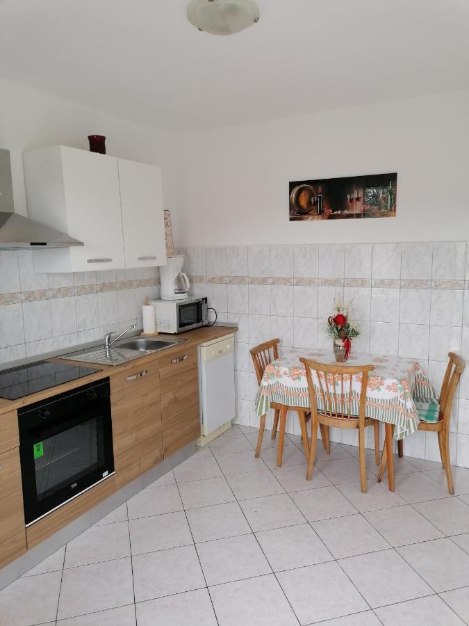 Kristian Apartments Ровинь Экстерьер фото